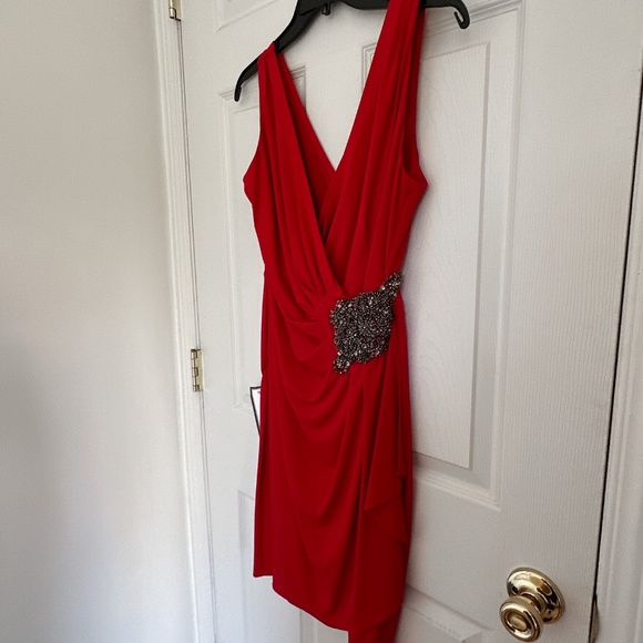 NWT Calvin Klein Red Sleeveless Twist Front Wrap Dress, Size 6 - Picture 5 of 14